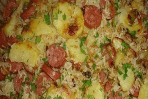 Arroz com Linguiça na Panela de Pressão: Receita Saborosa e Prática